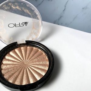 OFRA highlighter
